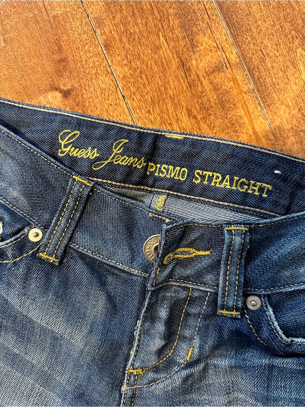 Guess Women's Pismo Straight Jeans - Picture 4 of 6